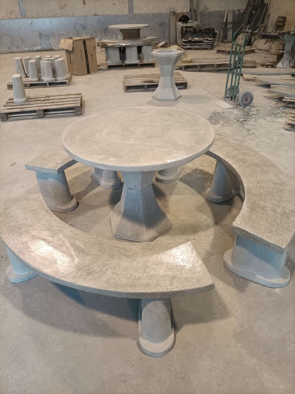 Tavoli con panca effetto granito