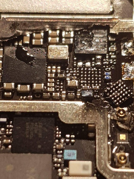 Sostituzione chip di carica BGA su iPhone 6S