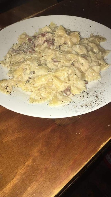 Farfalle alla carbonara