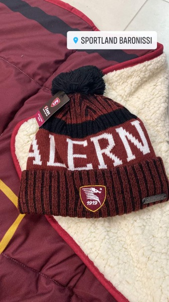 Cappello e maglia Salernitana