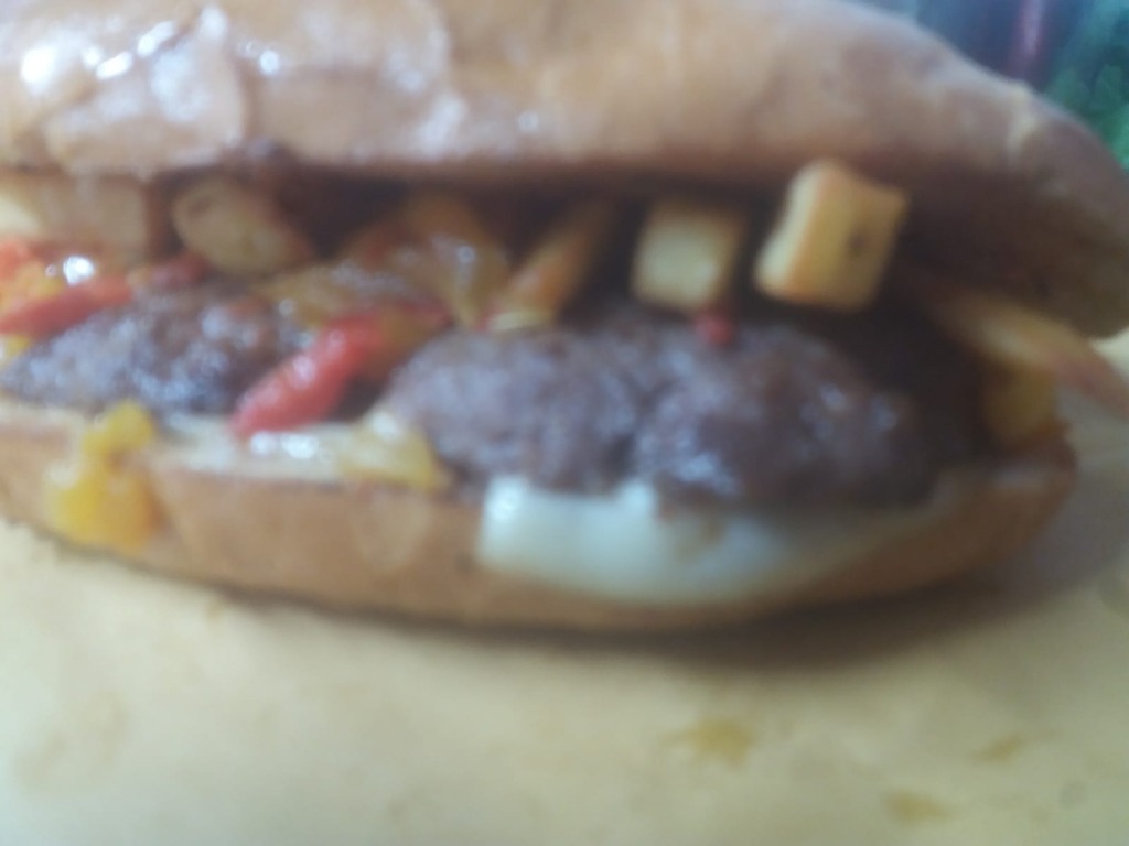 hamburger provola peperoni patatine