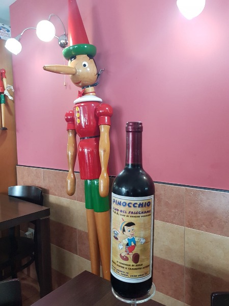 Il pranzo da Pinocchio è di.....Vino