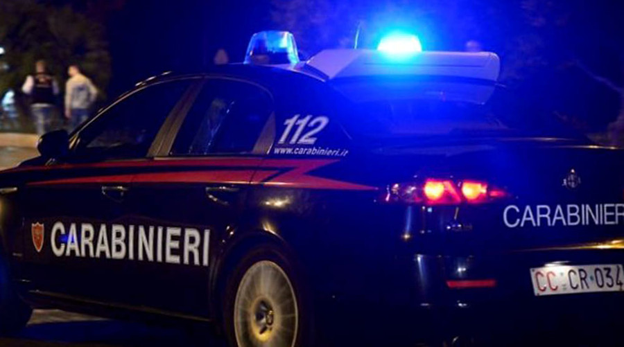 Aggredisce i carabinieri con un bastone. Arrestato un anziano